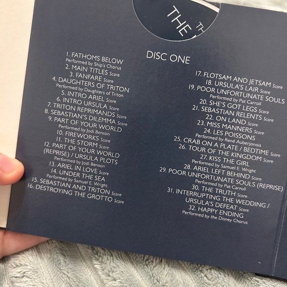 Walt Disney Records: The Legacy Collection Little Mermaid - Picture 6 of 9